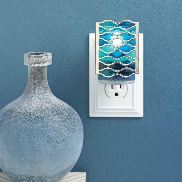 Yankee Candle ScentPlug Refill for Plug in Air Fresheners, Scented Oil Refills, Long Lasting Home Fragrance, Mediterranean Breeze (Pack of 1)