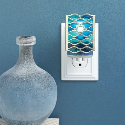 Yankee Candle ScentPlug Refill for Plug in Air Fresheners, Scented Oil Refills, Long Lasting Home Fragrance, Mediterranean Breeze (Pack of 1)