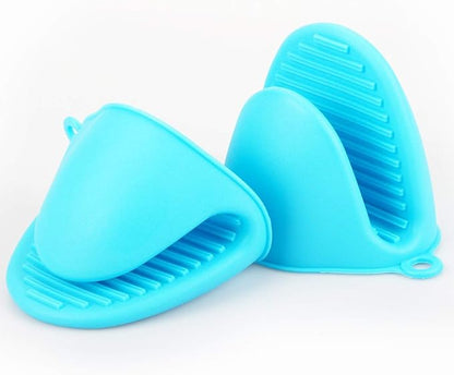 2 Pairs Mini Oven Gloves Silicone Heat Resistant Cooking Pinch Mitts Potholder for Kitchen Cooking & Baking (Red and Blue)