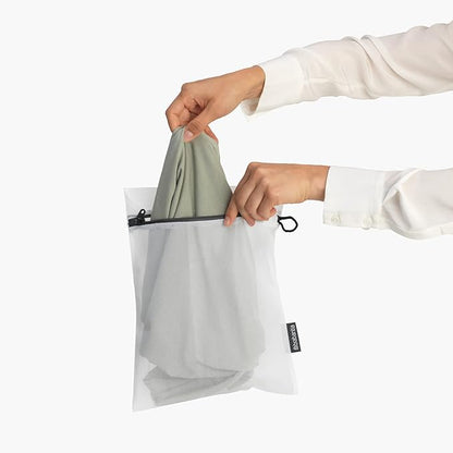 Brabantia 3-Pack Mesh Zip Up Laundry Bags (White) for Washing Machine Delicates, Face Masks, Socks, Bras (1 x Medium, 2 x Small) Organizer, Travel Bags