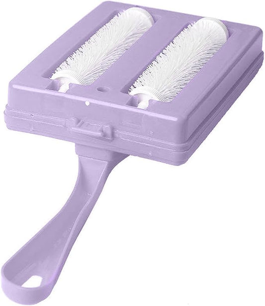 Carpet Debris Brush, Plastic Handheld Cleaning Brush Multi-Functional Handheld Double Roller Sofa Sweepers Carpet Cleaner Brush(Color:Random)