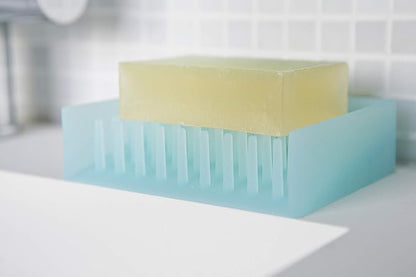 YAMAZAKI Home 2994 Float Self Draining Soap Tray, Blue