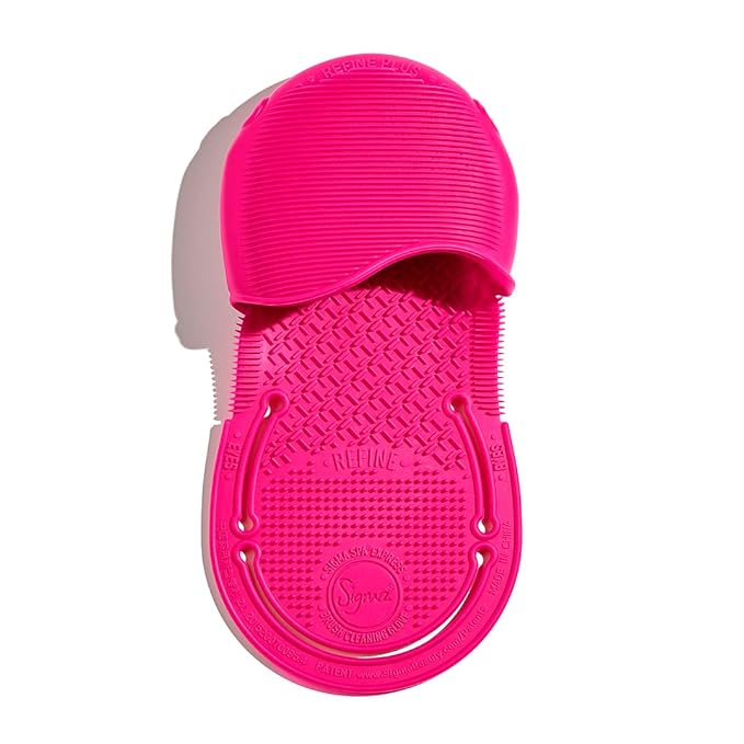 Sigma Spa® Express Travel Brush Cleaning Glove - Perfect for Cleaning Makeup Brushes On The Go