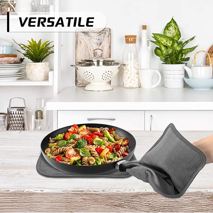 HOMWE Silicone Kitchen Pot Holders with Pockets, 2 Pc Set Trivets, Steam and Heat Resistant Hand and Countertop Protection Hot Pads, Non-Slip Grip, Terrycloth Interior Lining, Aqua Turquoise