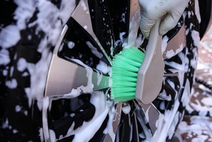 Mr. Detroit - Wheel & Body Brush with Soft PVC Bristles, Durable and Scratch-Free Cleaning Brush for Cars, Trucks, SUVs, Boats, Carpets, Mats