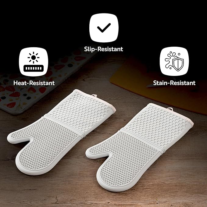 Comfy Grip 14 x 7.3 Inch Thick Baking Mitts, 1 Food-Grade Cooking Glove Set - 2-Piece Set, Heat-Resistant, Turquoise Silicone Oven Mitts, Honeycomb Texture, With Soft Cotton Lining - Restaurantware