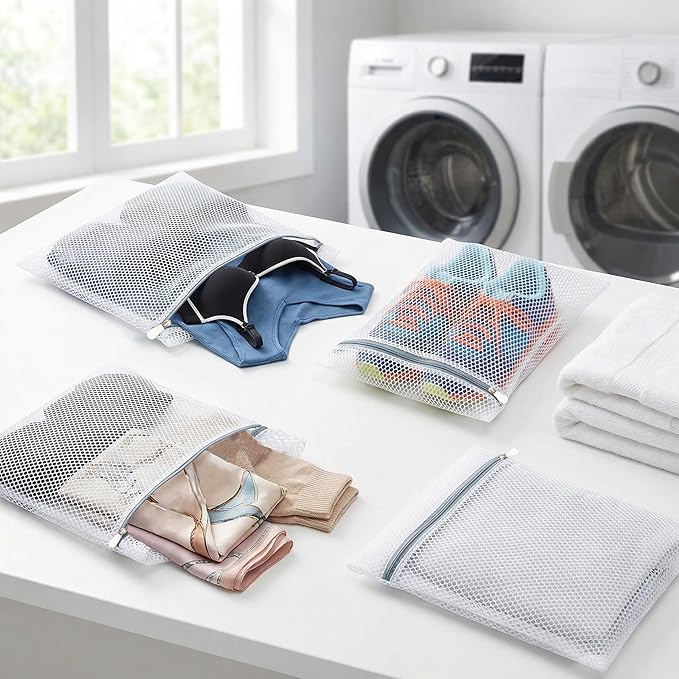 4Pcs Mesh Laundry Bags Delicates Lingerie Wash Bags for Washing Machine & Washer (2 Medium 12 x 16 Inches & 2 Large 16 x 20 Inches)