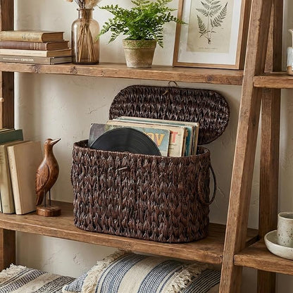 Toilet Paper Basket with Lid, Water Hyacinth Wicker Basket for Bathroom Organizers and Storage, Holds Up to 6 Mega Rolls, Decorative Hand-Woven Rattan Bathroom Decor Accessories, Brown