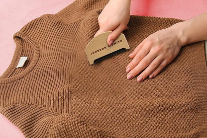 Sweater Comb - Cashmere Sweater Shaver Lint Scraper - Easy Grip Comb - Multifunction Fabric Clothes Shaver Pill Remover - Travel Pilling Remover Brush with Pouch